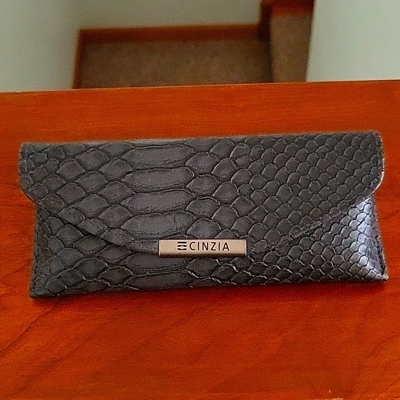 $5 SALE!! CINZIA FAUX LEATHER ALLIGATOR  SKIN SEMI-HARD EYEGLASS CASE - Picture 1 of 4